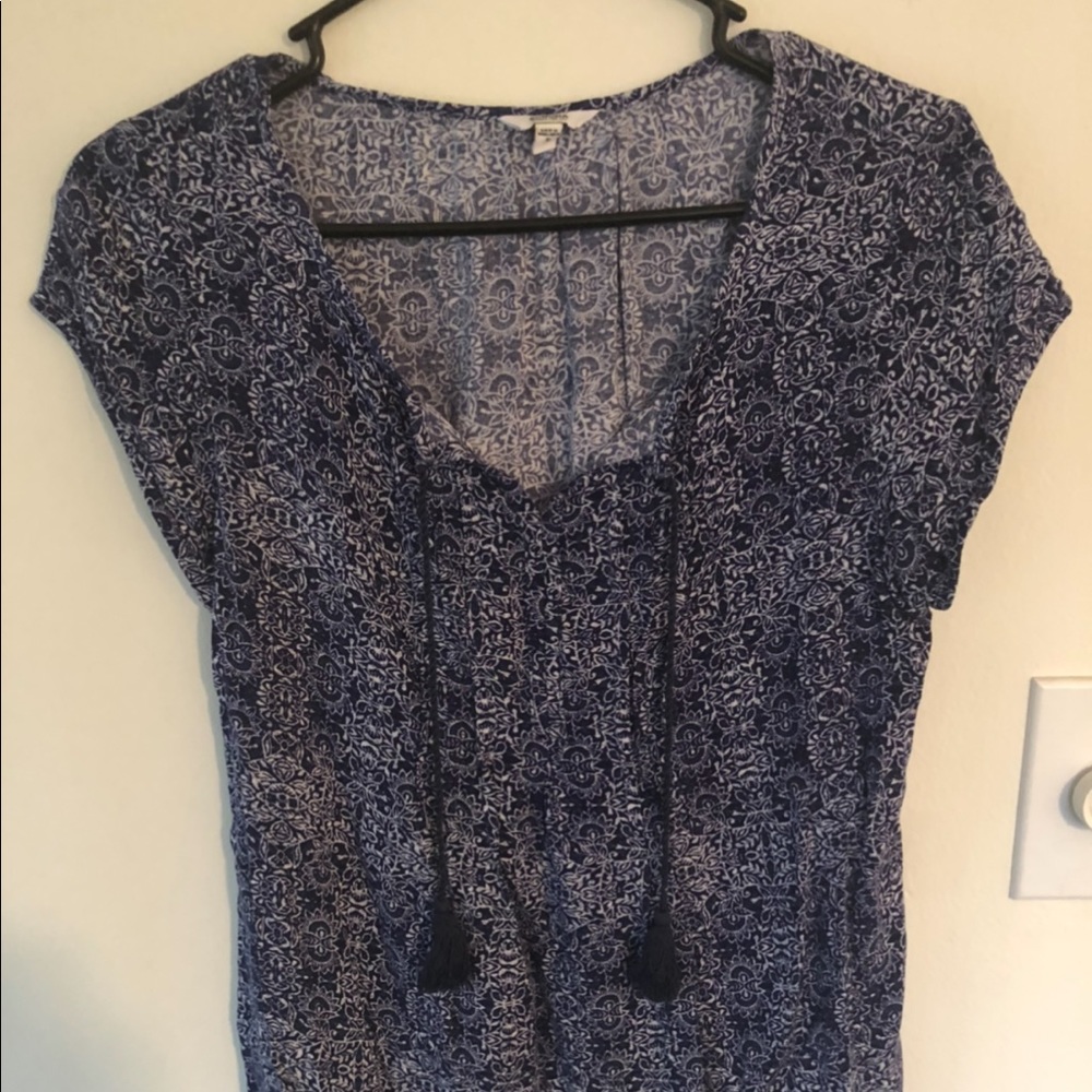 Sonoma V-Neck Navy & White Top